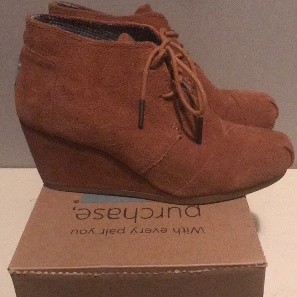 Toms Desert Wedge Size 7